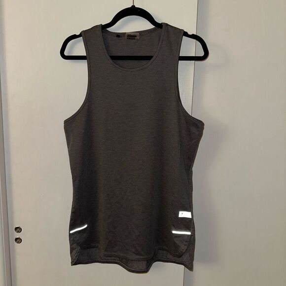 Gymshark Athletic Tank Top Gray Reflective Detail Size Medium EUC - Picture 2 of 9